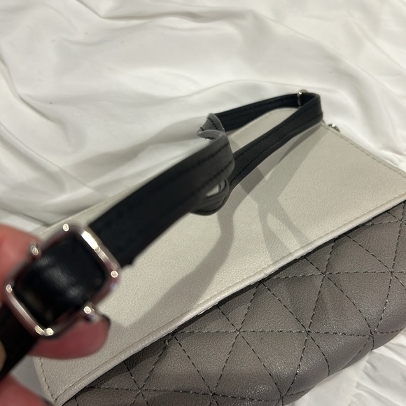 Grays & Black Bow Crossbody/clutch - Picture 11 of 11